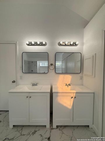 9002 Mouton, San Antonio, TX 78250