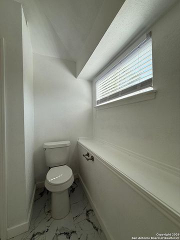 9002 Mouton, San Antonio, TX 78250