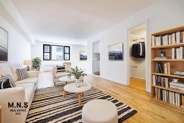 3090 Voorhies Ave Apt 3M, New York City, NY 11235
