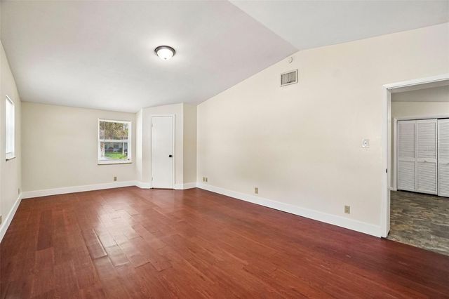 9216 W ROBSON STREET, Tampa, FL 33615