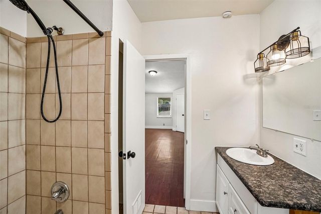9216 W ROBSON STREET, Tampa, FL 33615