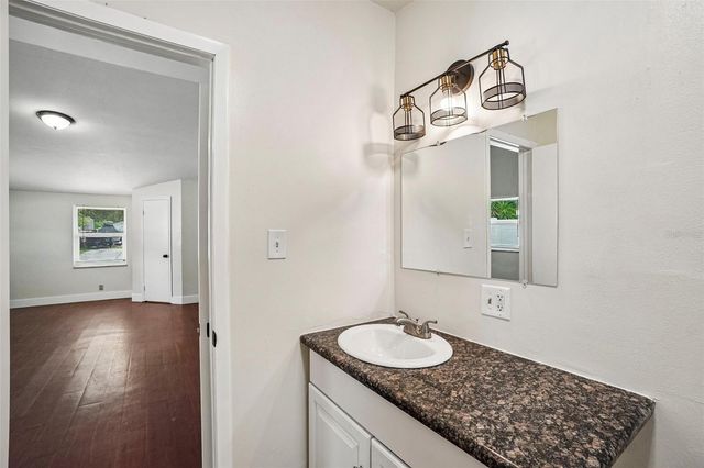 9216 W ROBSON STREET, Tampa, FL 33615