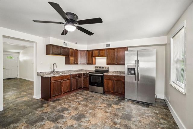 9216 W ROBSON STREET, Tampa, FL 33615