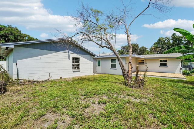 9216 W ROBSON STREET, Tampa, FL 33615