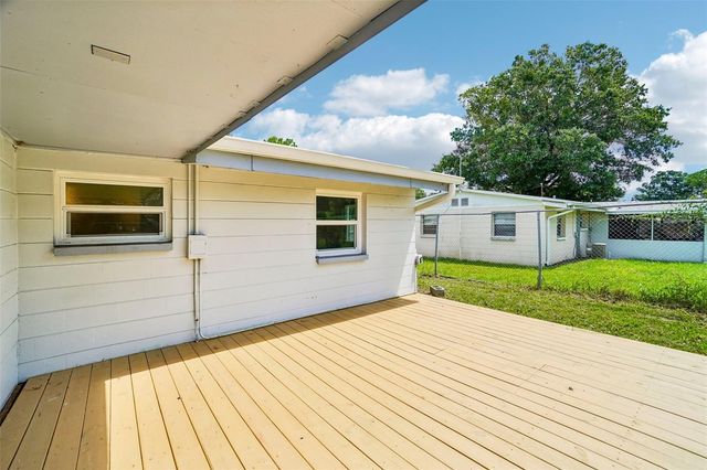 9216 W ROBSON STREET, Tampa, FL 33615