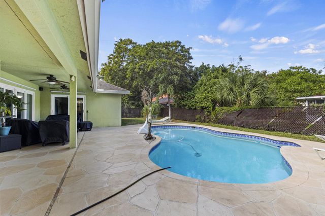 4191 NW 58th Street, Coconut Creek, FL 33073