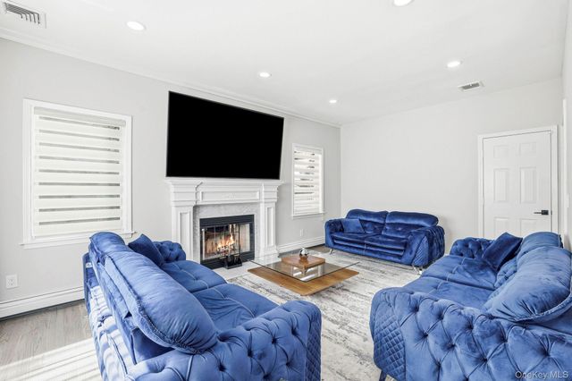 127 Fairfax Avenue, Hawthorne, NY 10532