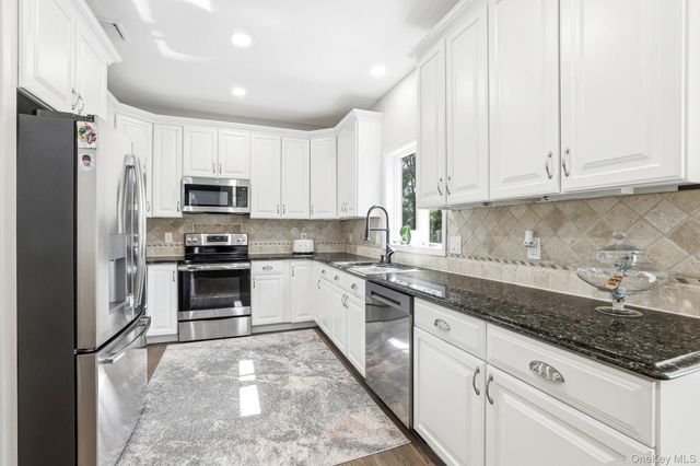 127 Fairfax Avenue, Hawthorne, NY 10532