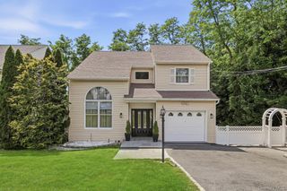 127 Fairfax Avenue, Hawthorne, NY 10532
