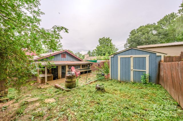 129 Harrison Street, Swannanoa, NC 28778