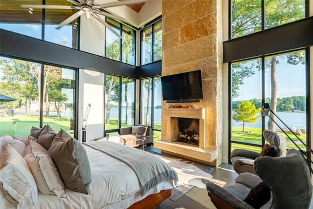 23 Eagle Point Drive W, Mount Vernon, TX 75457