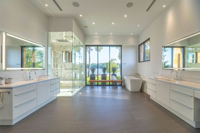 23 Eagle Point Drive W, Mount Vernon, TX 75457