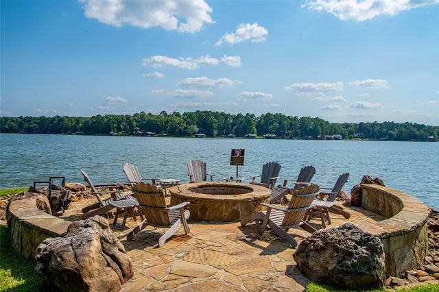 23 Eagle Point Drive W, Mount Vernon, TX 75457