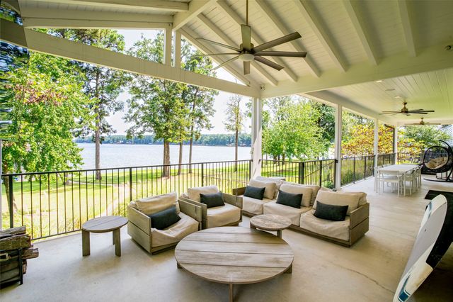 23 Eagle Point Drive W, Mount Vernon, TX 75457