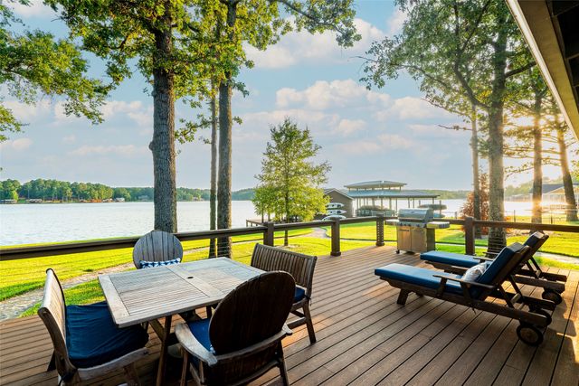 23 Eagle Point Drive W, Mount Vernon, TX 75457