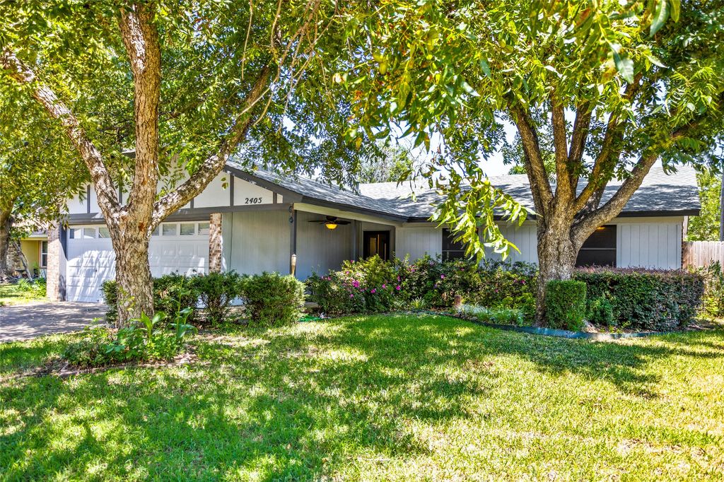 2405 Engleford Drive, Arlington, TX 76015