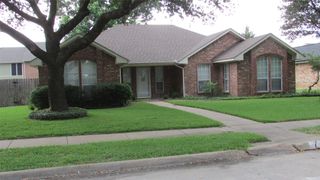 2305 Sherwood Drive, Ennis, TX 75119