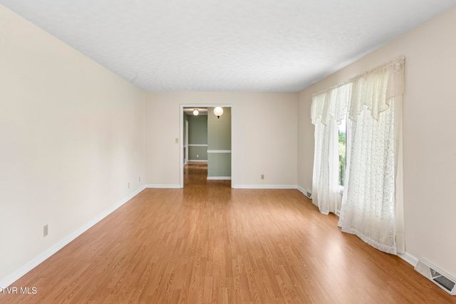 112 Hillrise Road, Gray, TN 37615