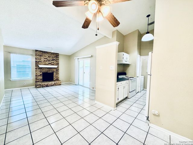 14535 WOODS HOLE DR, San Antonio, TX 78233