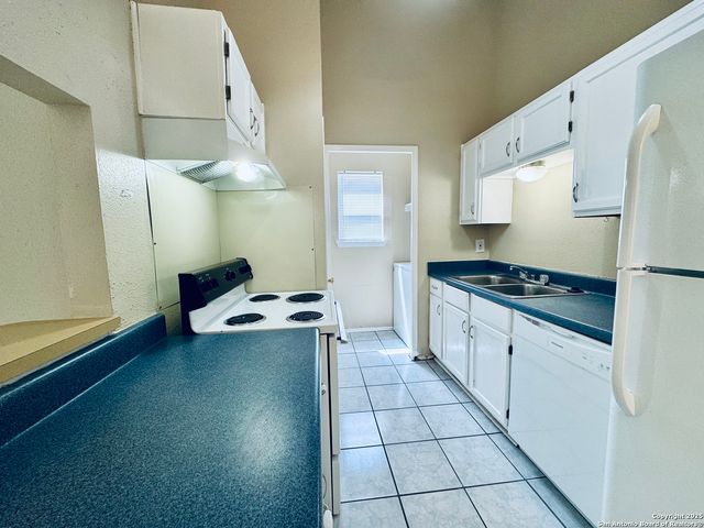 14535 WOODS HOLE DR, San Antonio, TX 78233
