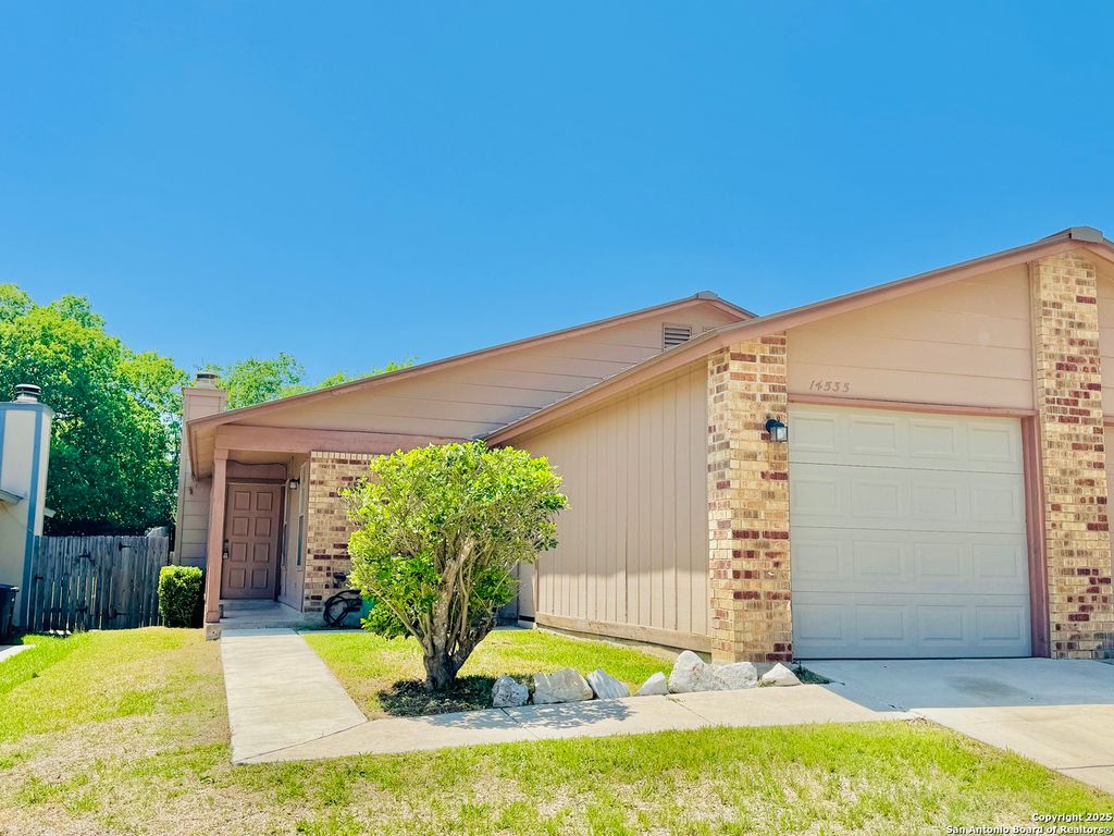14535 WOODS HOLE DR, San Antonio, TX 78233