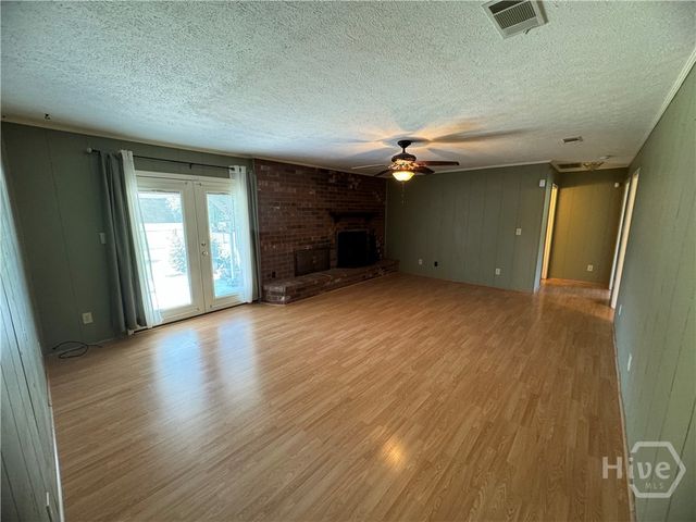 190 Freeman Drive, Ellabell, GA 31308