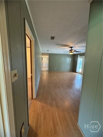 190 Freeman Drive, Ellabell, GA 31308