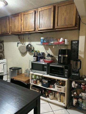 6911 Compton, Compton, CA 90001