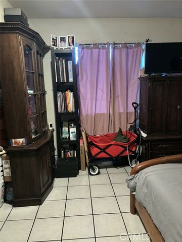 6911 Compton, Compton, CA 90001