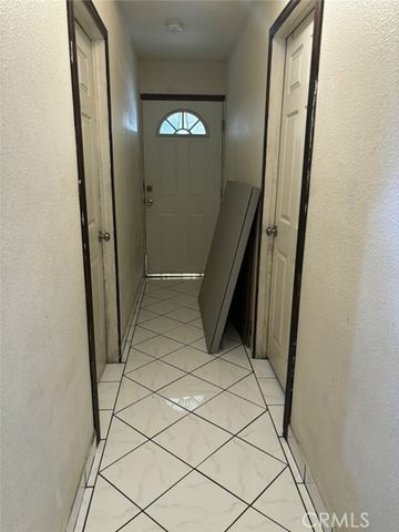 6911 Compton, Compton, CA 90001