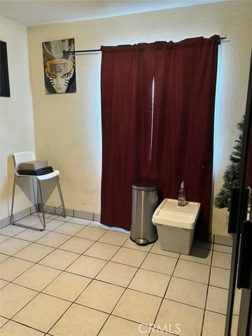 6911 Compton, Compton, CA 90001