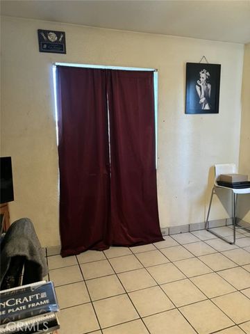 6911 Compton, Compton, CA 90001