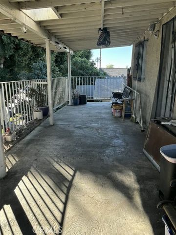 6911 Compton, Compton, CA 90001