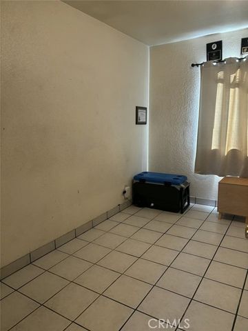 6911 Compton, Compton, CA 90001