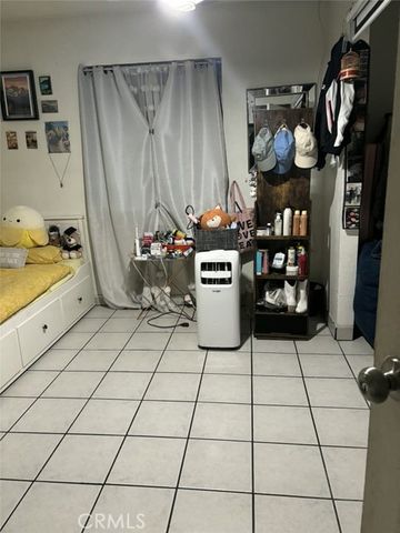 6911 Compton, Compton, CA 90001