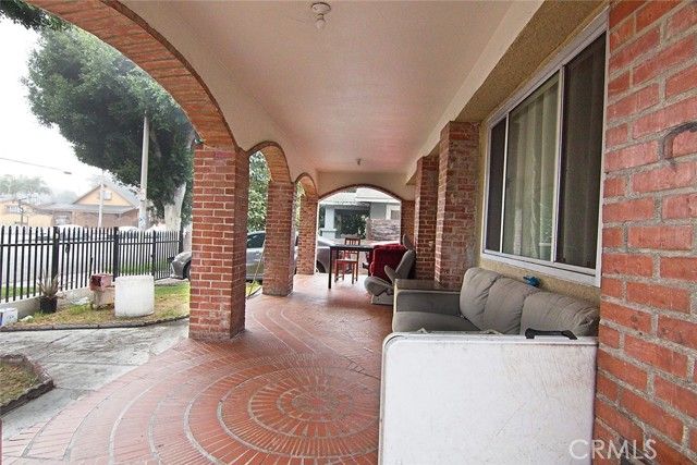 6911 Compton, Compton, CA 90001