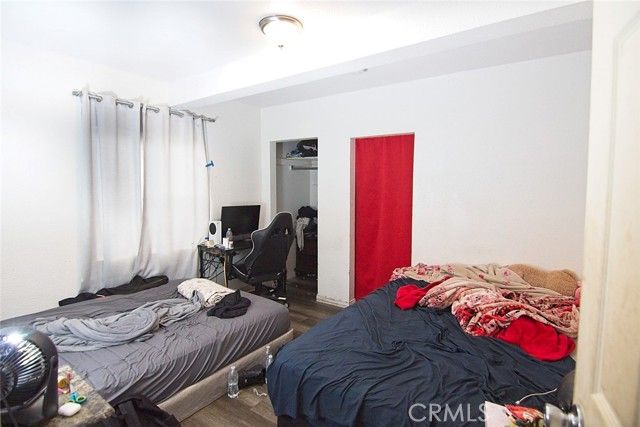 6911 Compton, Compton, CA 90001