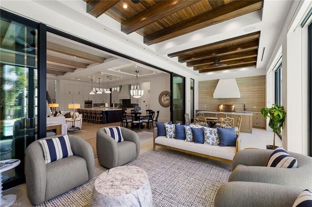 528 Turtle Hatch RD, Naples, FL 34103