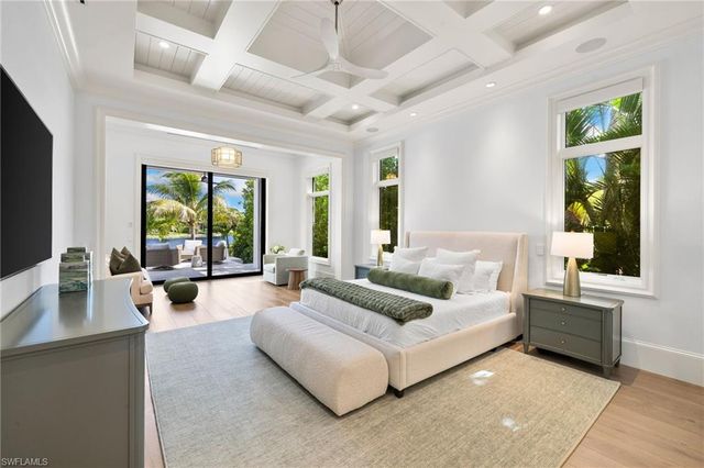 528 Turtle Hatch RD, Naples, FL 34103