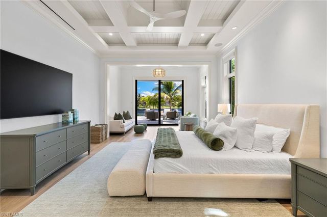 528 Turtle Hatch RD, Naples, FL 34103