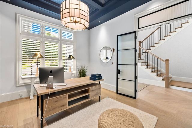 528 Turtle Hatch RD, Naples, FL 34103