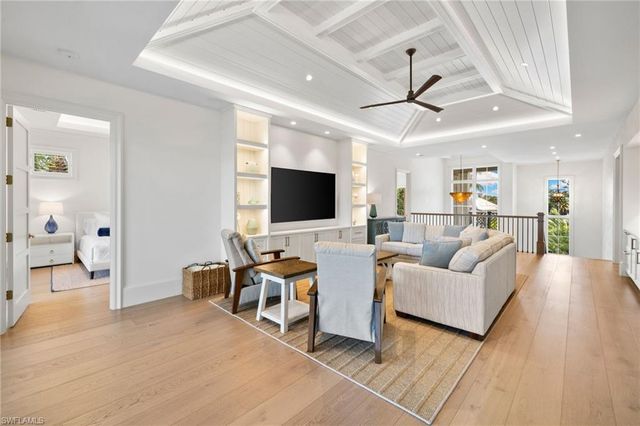528 Turtle Hatch RD, Naples, FL 34103