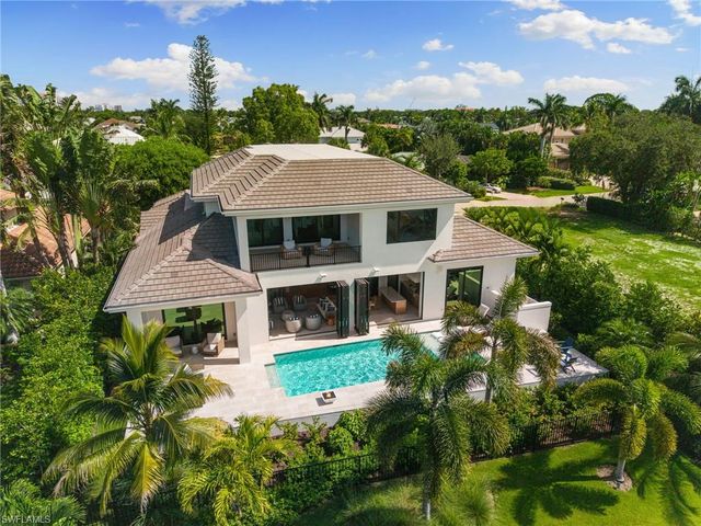 528 Turtle Hatch RD, Naples, FL 34103