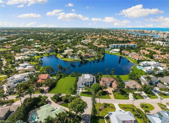 528 Turtle Hatch RD, Naples, FL 34103