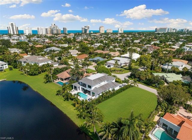 528 Turtle Hatch RD, Naples, FL 34103