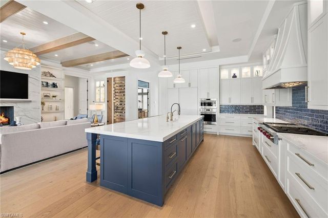 528 Turtle Hatch RD, Naples, FL 34103