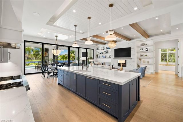 528 Turtle Hatch RD, Naples, FL 34103