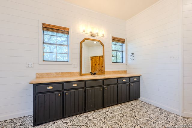 13831 TX Highway 127, Sabinal, TX 78881