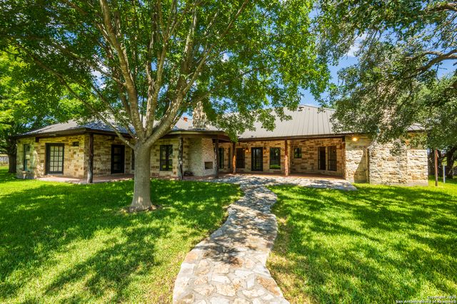 13831 TX Highway 127, Sabinal, TX 78881