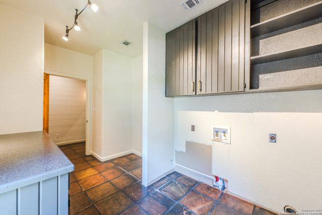 13831 TX Highway 127, Sabinal, TX 78881